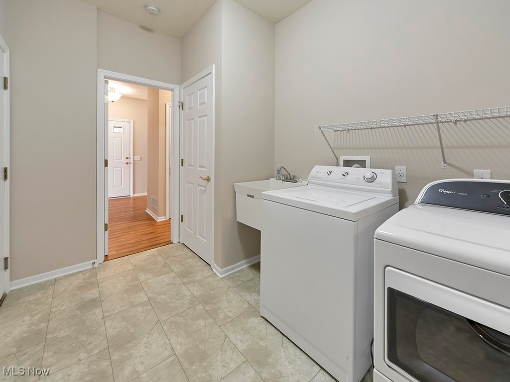 2366 Manchester Lane Avon OH 44011