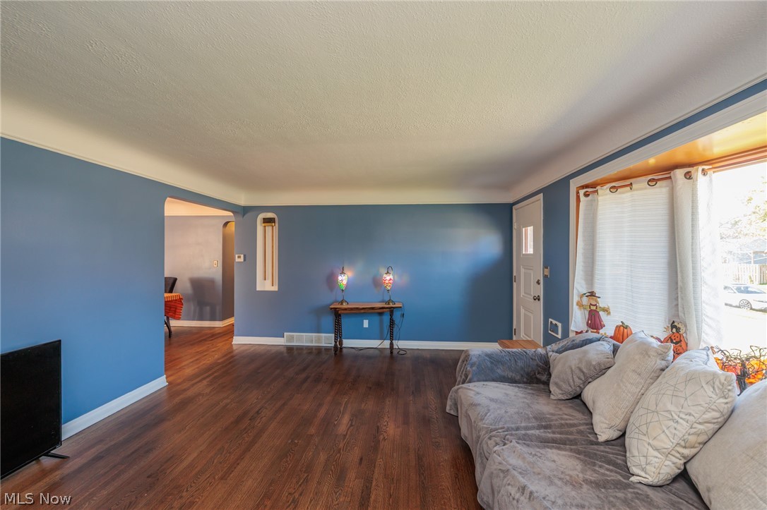 7307 Nobb Hill Drive Parma OH 44130