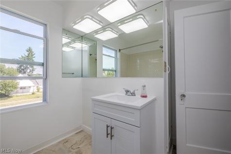13311 Bellaire Road Cleveland OH 44135