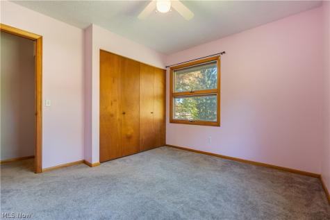 1734 E Broad Street Louisville OH 44641