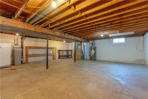 1734 E Broad Street Louisville OH 44641