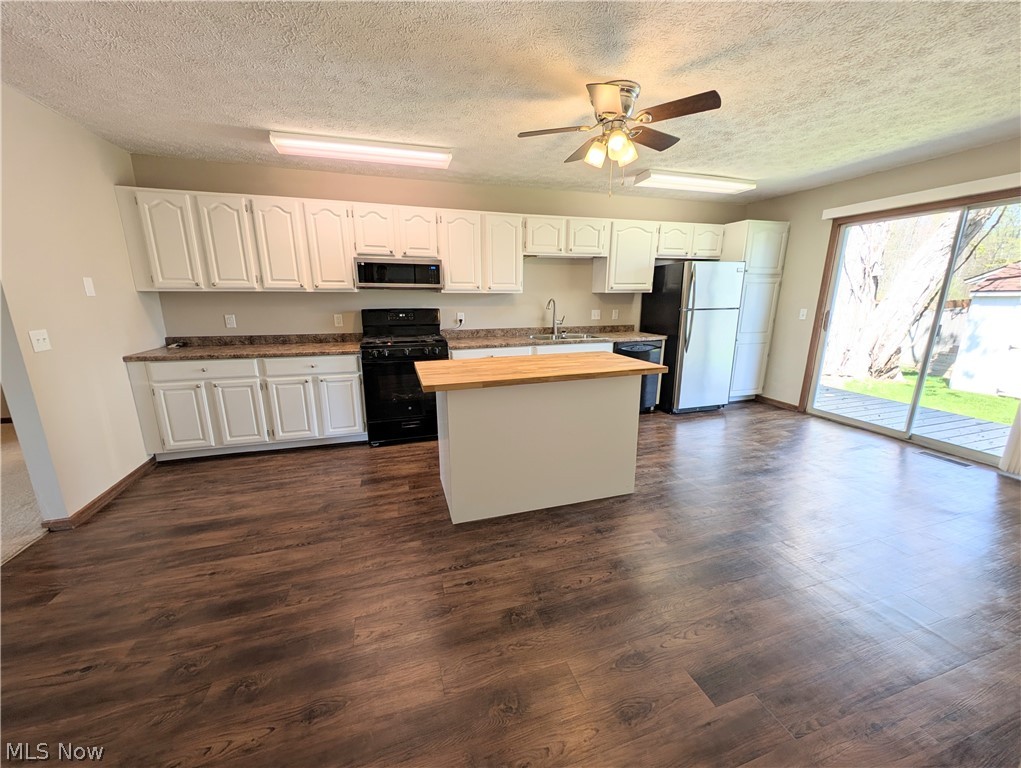 17604 Olive Avenue Lake Milton OH 44429