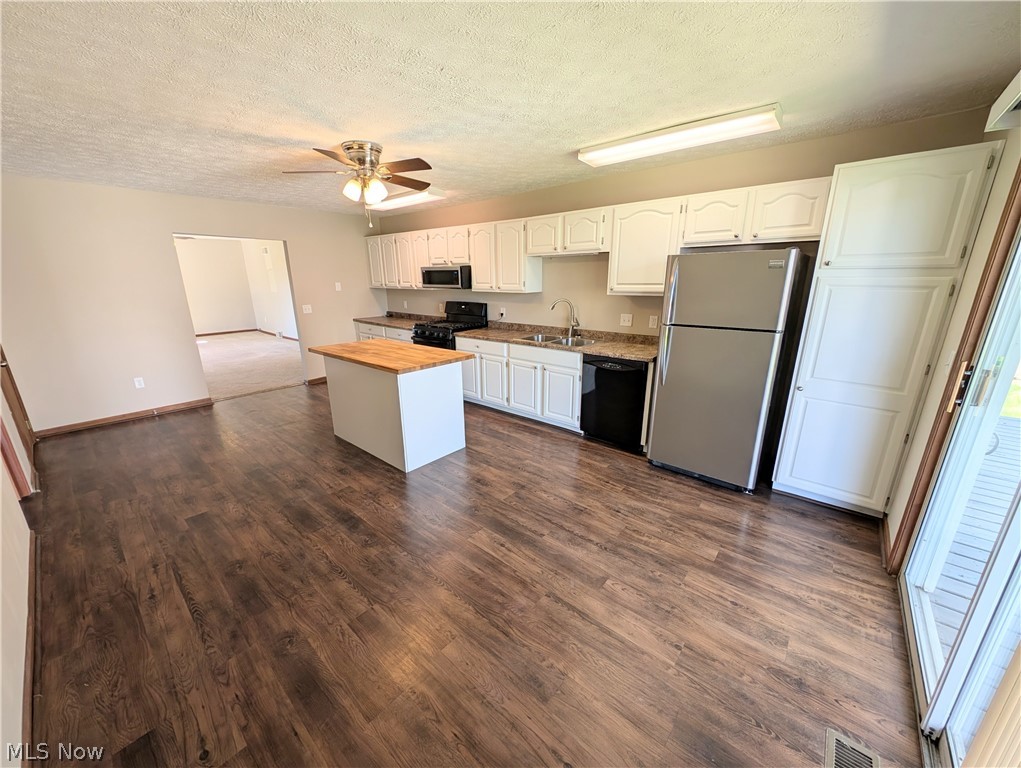 17604 Olive Avenue Lake Milton OH 44429