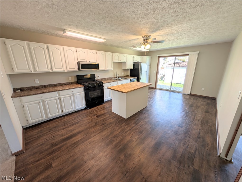 17604 Olive Avenue Lake Milton OH 44429