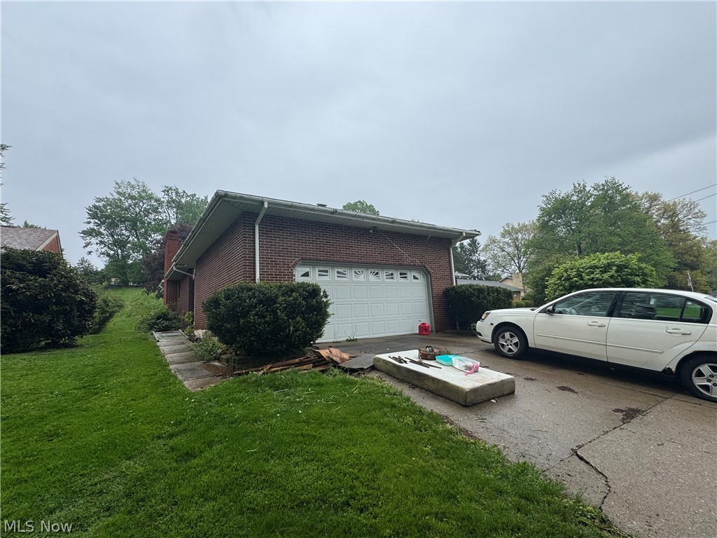 5606 Chandler Avenue NW North Canton OH 44720