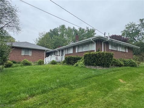 5606 Chandler Avenue NW North Canton OH 44720