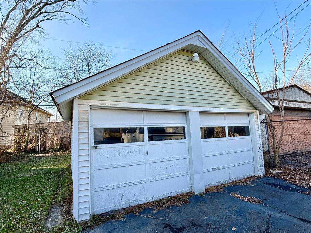 648 Woodbine Avenue SE Warren OH 44483