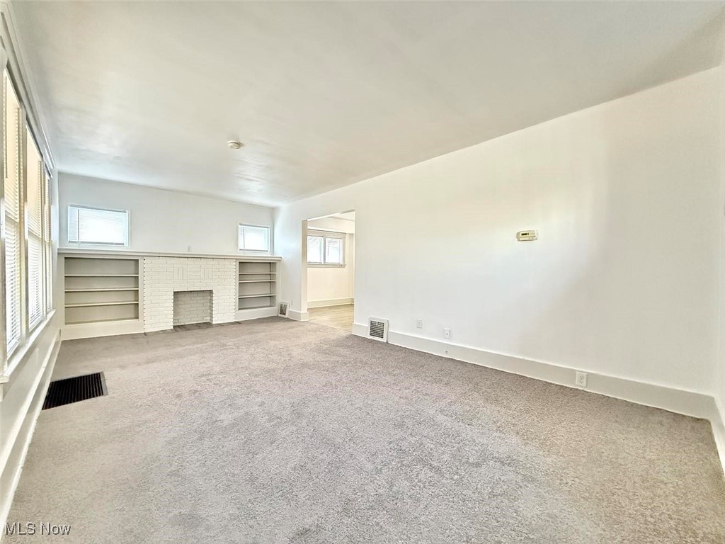 648 Woodbine Avenue SE Warren OH 44483