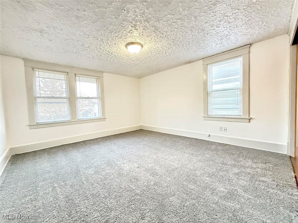 648 Woodbine Avenue SE Warren OH 44483