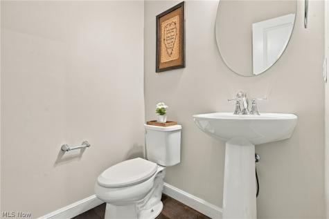 885 Thewes Circle Louisville OH 44641