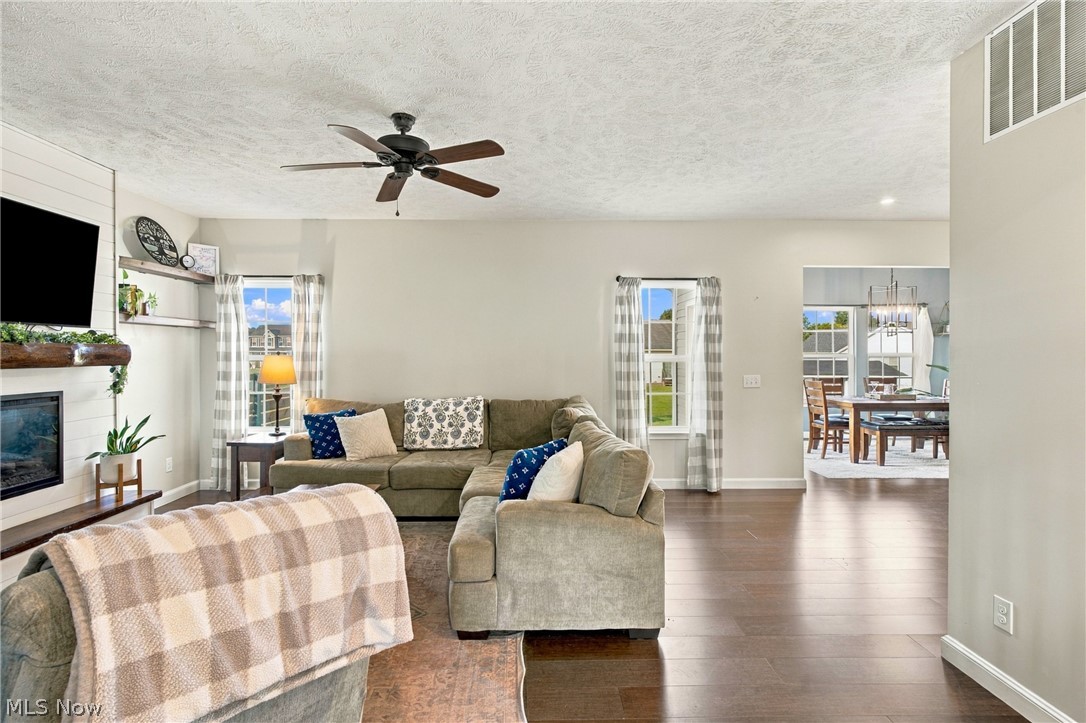 885 Thewes Circle Louisville OH 44641