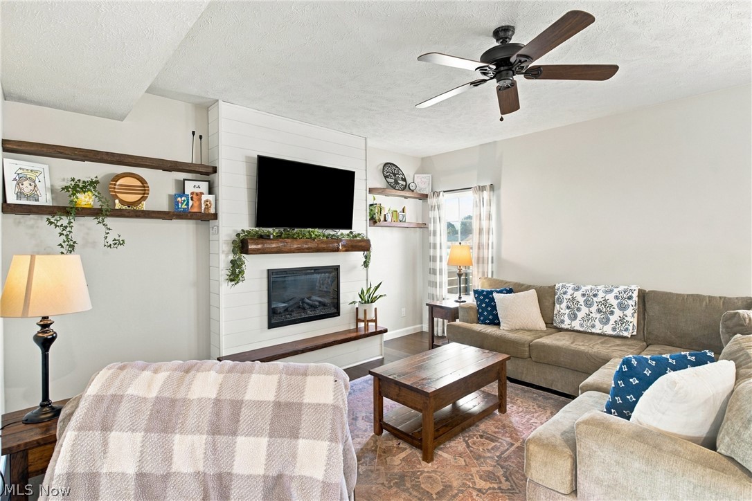 885 Thewes Circle Louisville OH 44641