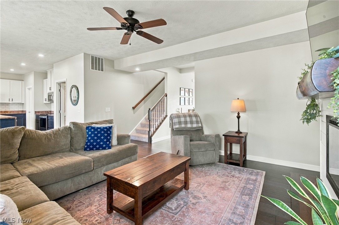 885 Thewes Circle Louisville OH 44641