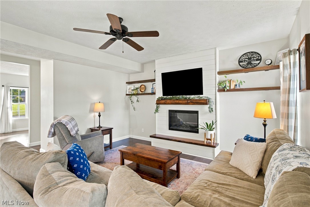 885 Thewes Circle Louisville OH 44641