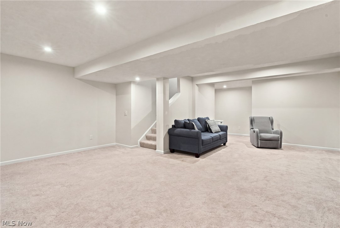885 Thewes Circle Louisville OH 44641