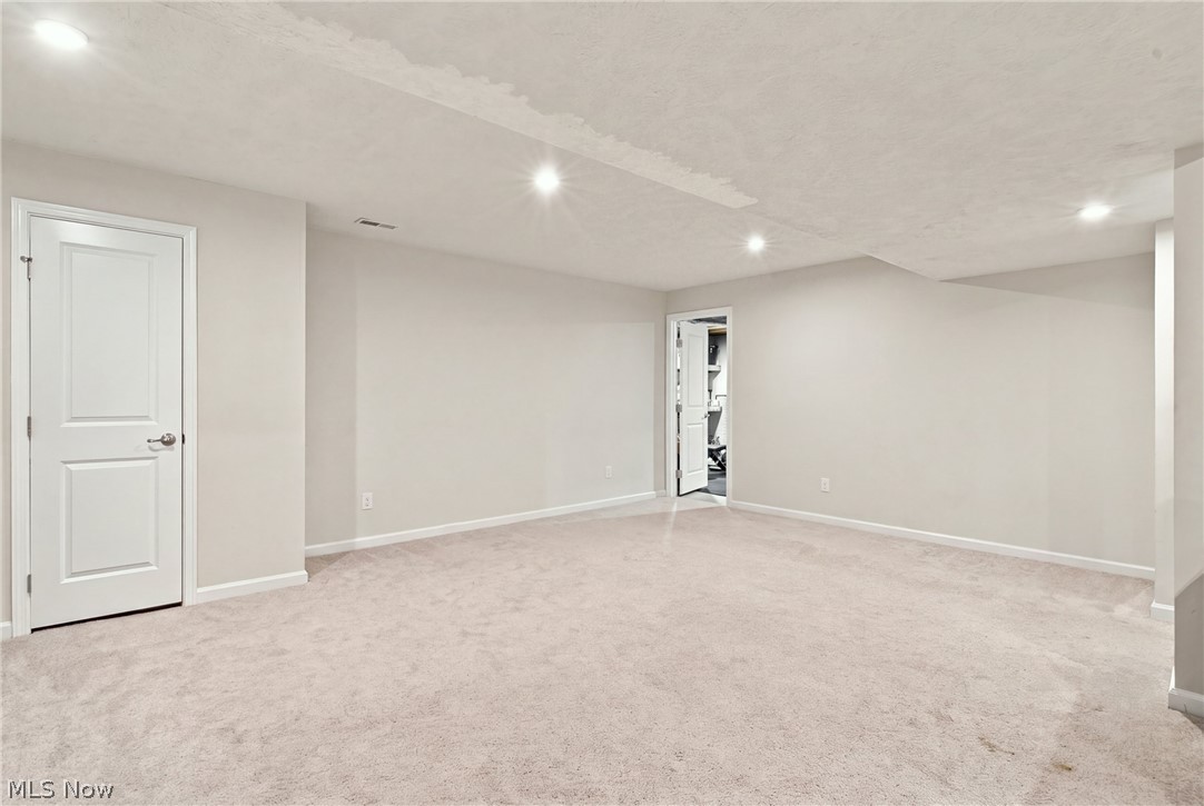 885 Thewes Circle Louisville OH 44641
