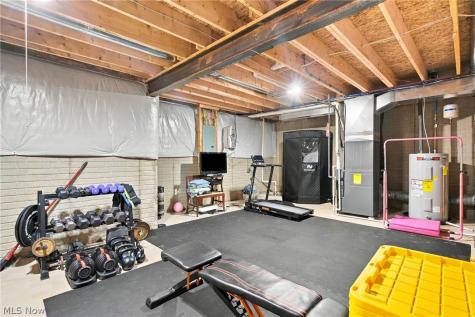 885 Thewes Circle Louisville OH 44641