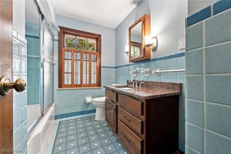 25551 Edgecliff Drive Euclid OH 44132