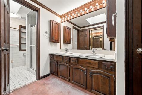 25551 Edgecliff Drive Euclid OH 44132