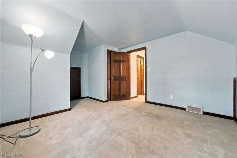 25551 Edgecliff Drive Euclid OH 44132