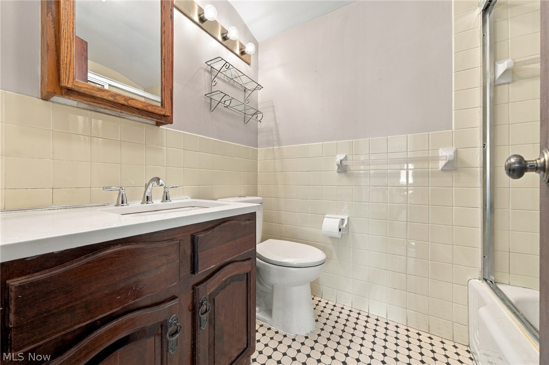 25551 Edgecliff Drive Euclid OH 44132