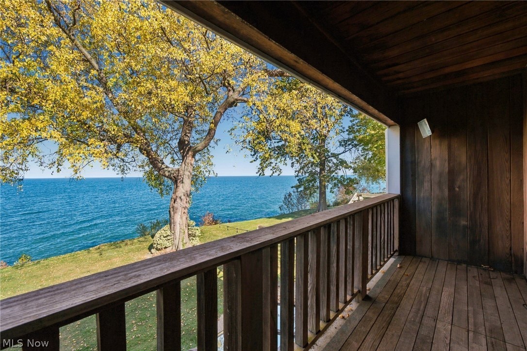 25551 Edgecliff Drive Euclid OH 44132