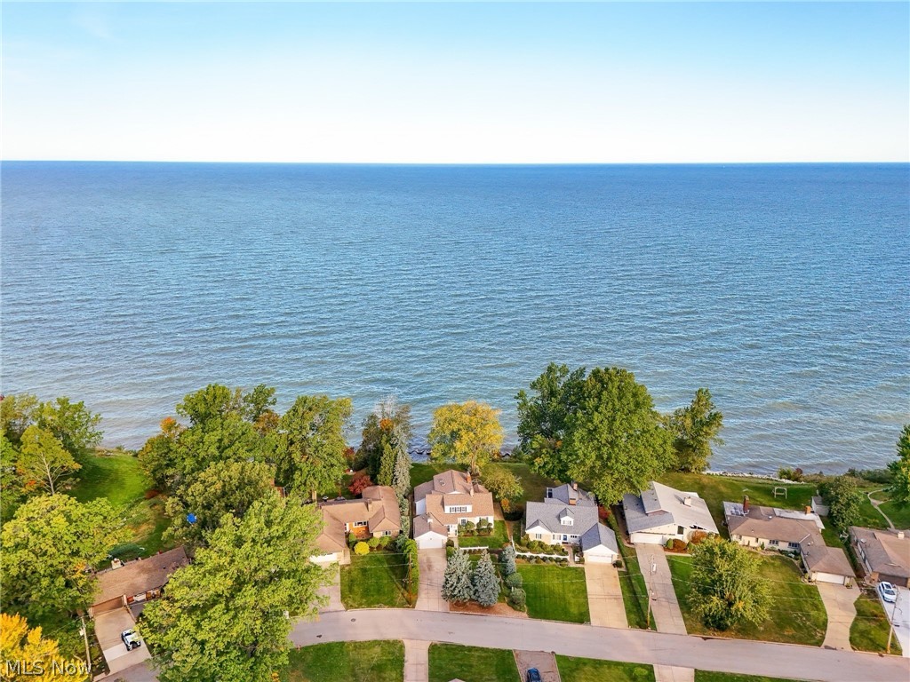 25551 Edgecliff Drive Euclid OH 44132