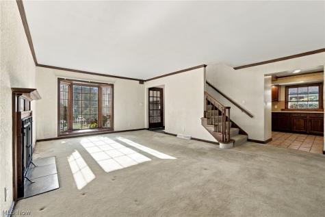 25551 Edgecliff Drive Euclid OH 44132