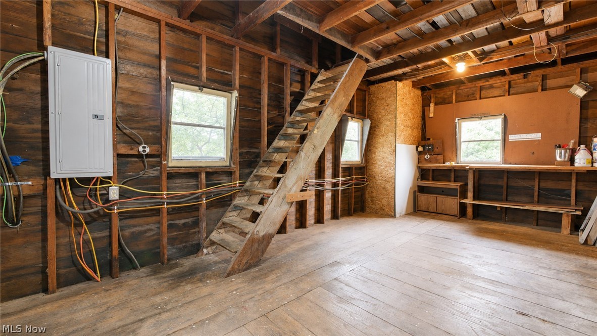 8779 N State Route 60 NW Mcconnelsville OH 43756
