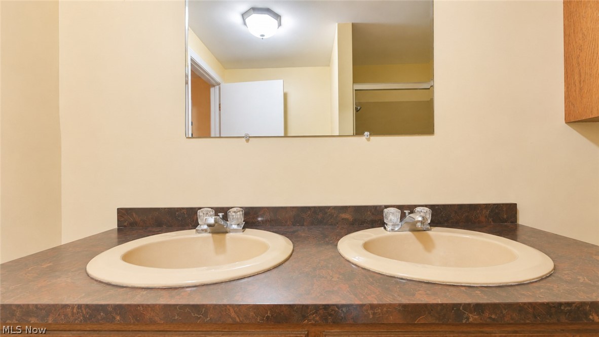 8779 N State Route 60 NW Mcconnelsville OH 43756