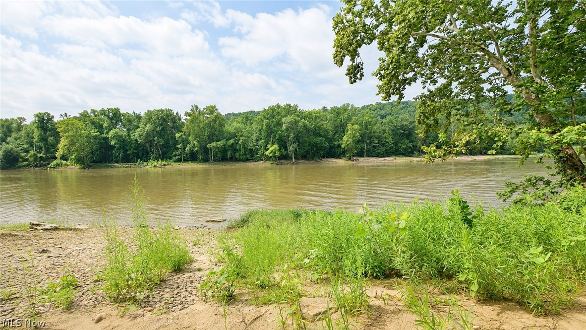 8779 N State Route 60 NW Mcconnelsville OH 43756