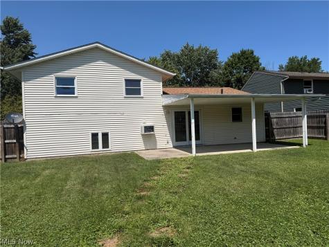615 Bowling Green Circle Elyria OH 44035