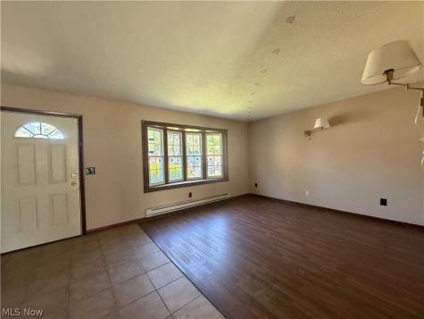 615 Bowling Green Circle Elyria OH 44035