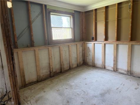 615 Bowling Green Circle Elyria OH 44035
