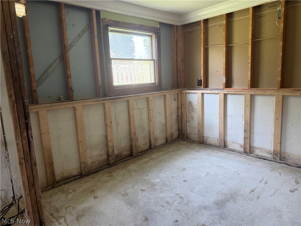 615 Bowling Green Circle Elyria OH 44035