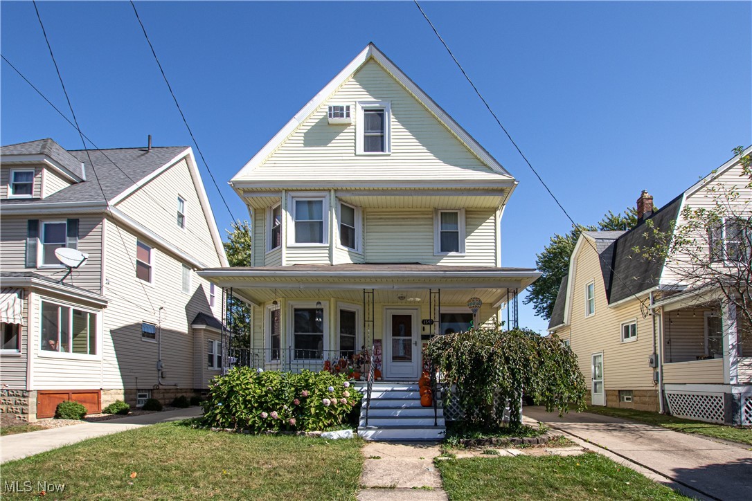 1547 Orchard Grove Avenue Lakewood OH 44107