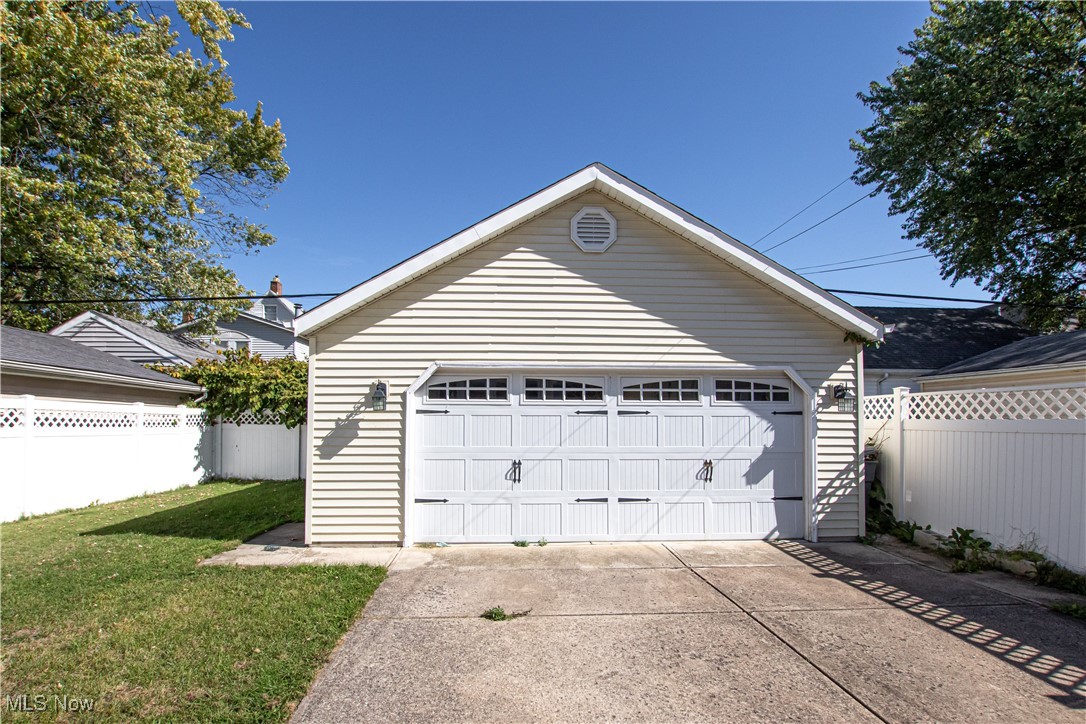 1547 Orchard Grove Avenue Lakewood OH 44107