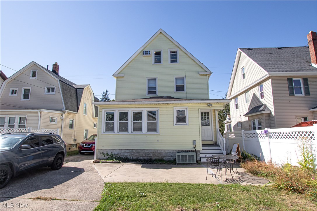 1547 Orchard Grove Avenue Lakewood OH 44107