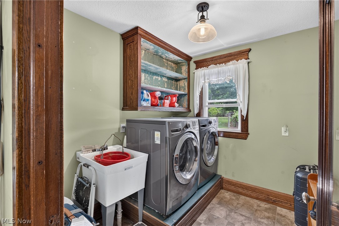 6228 Avon Lake Road Spencer OH 44275