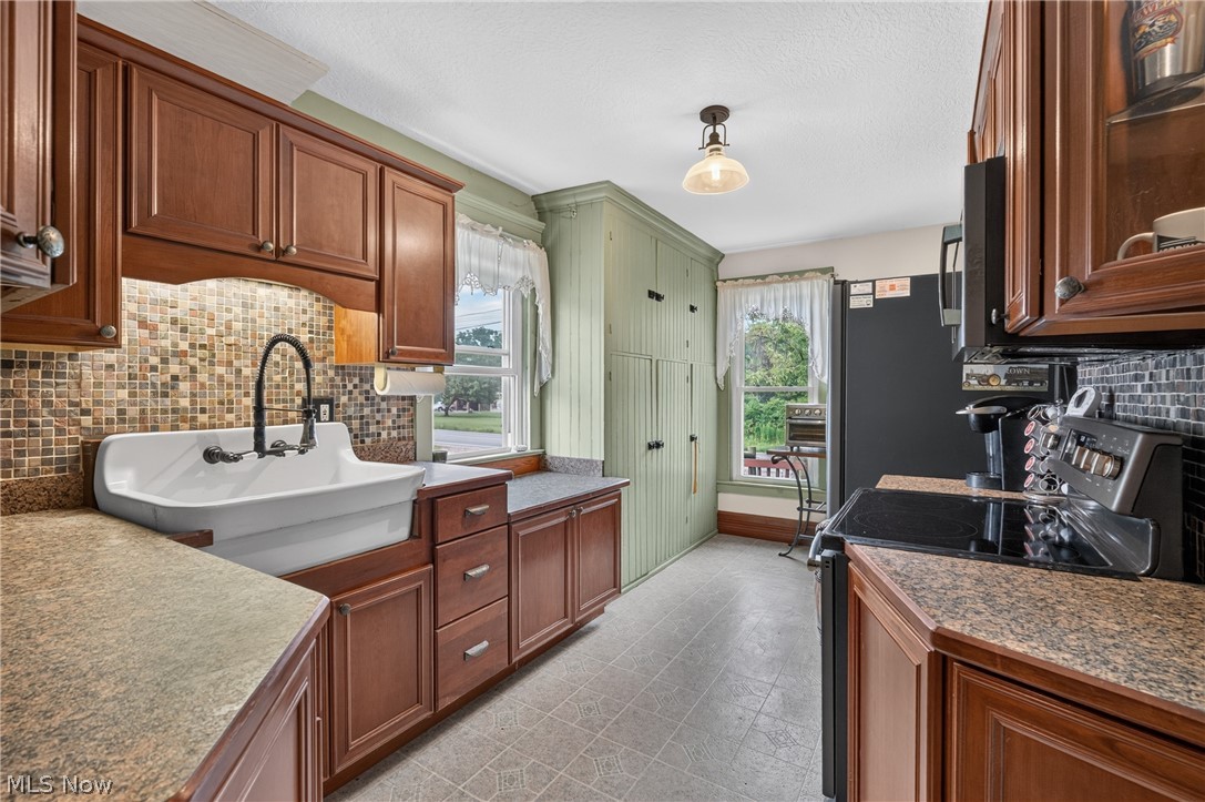 6228 Avon Lake Road Spencer OH 44275