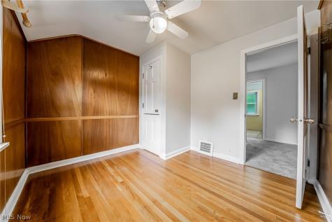 4828 Westbourne Road Lyndhurst OH 44124