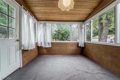 4828 Westbourne Road Lyndhurst OH 44124
