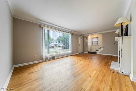 4828 Westbourne Road Lyndhurst OH 44124