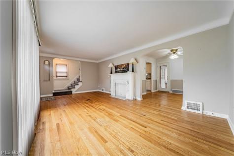 4828 Westbourne Road Lyndhurst OH 44124