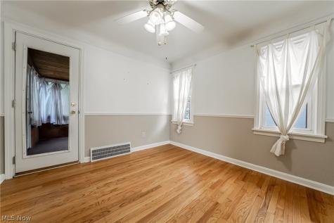 4828 Westbourne Road Lyndhurst OH 44124