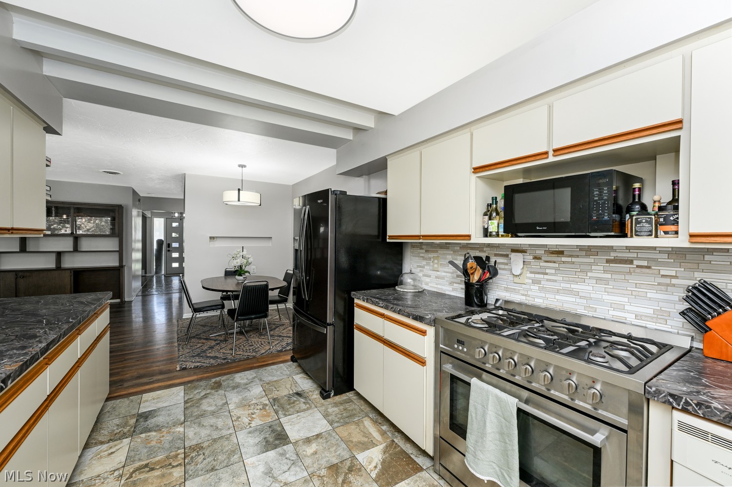 8403 Wesley Drive Strongsville OH 44136