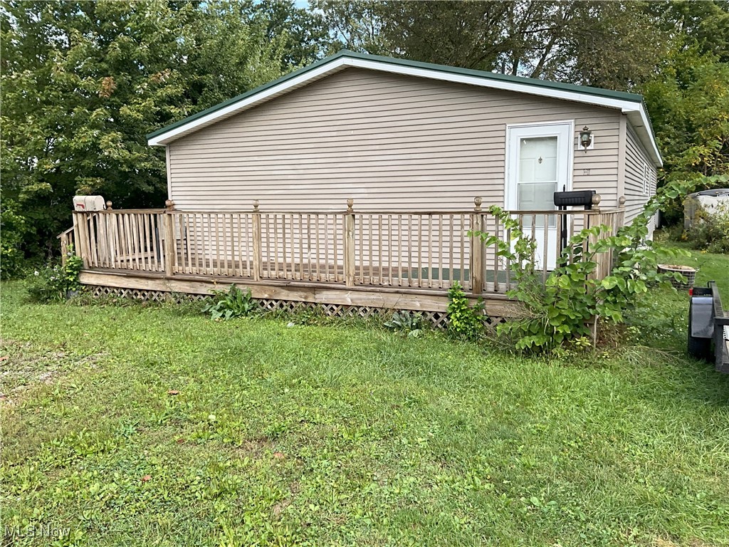 21 Cedar Street New London OH 44851