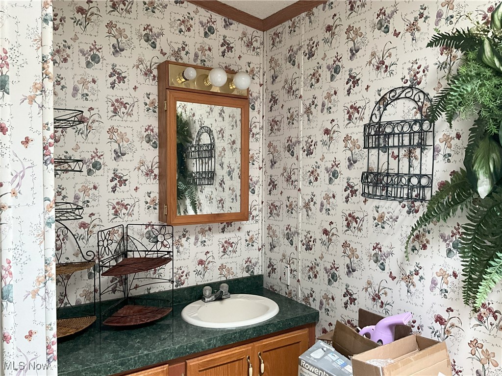 21 Cedar Street New London OH 44851