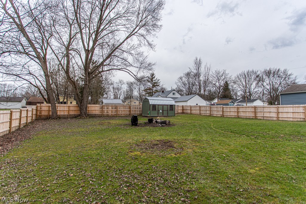 4841 Damon Avenue NW Warren OH 44483