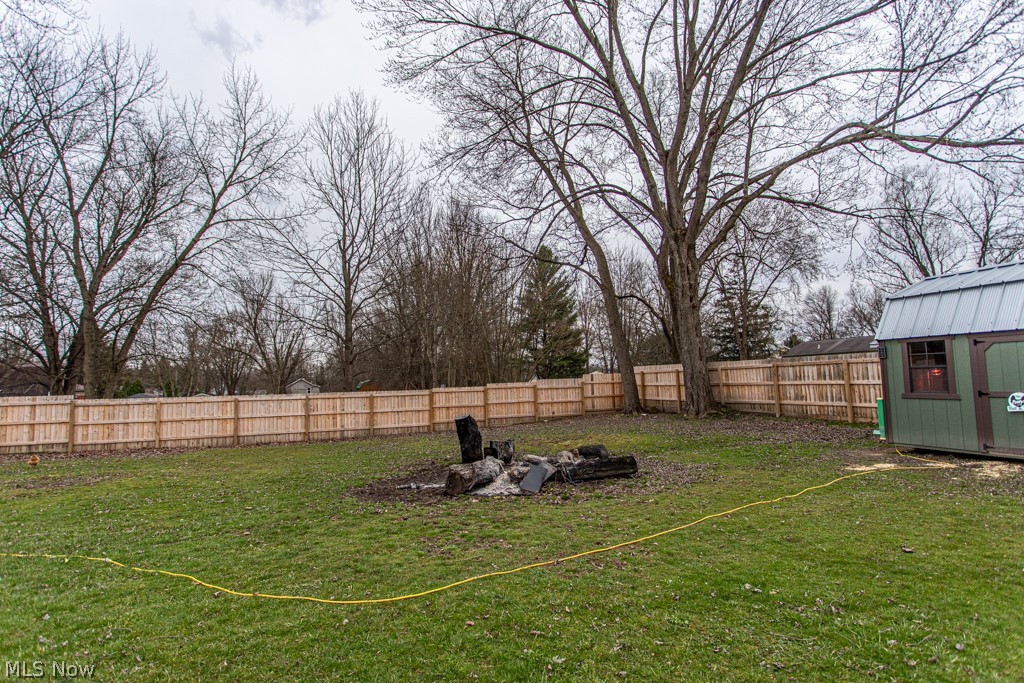 4841 Damon Avenue NW Warren OH 44483